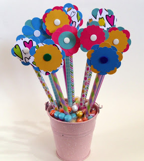 Pencil Bouquet Tutorial featured by top US sewing blog, Ameroonie Designs