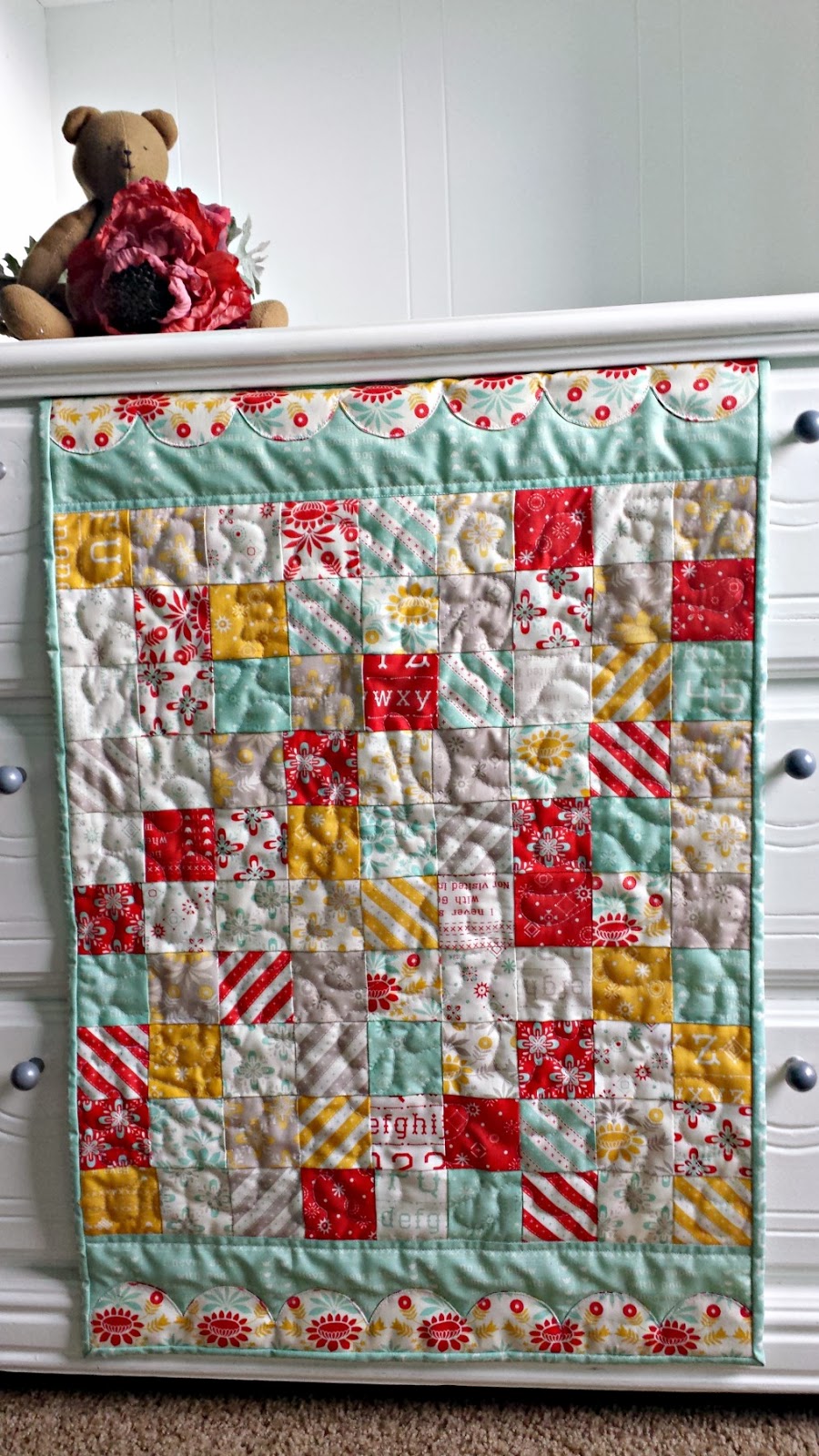 Scalloped border Doll Quilt - Ameroonie Designs