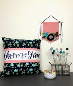 Banded Pillow Cover Pattern featured by top US sewing blog, Ameroonie Designs