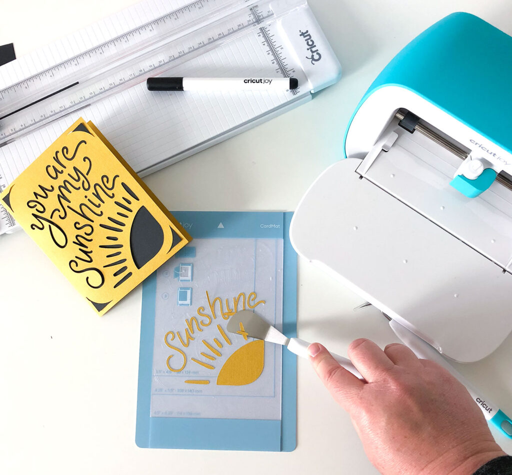 How to Travel with a Cricut Joy » MyMomCanCraft