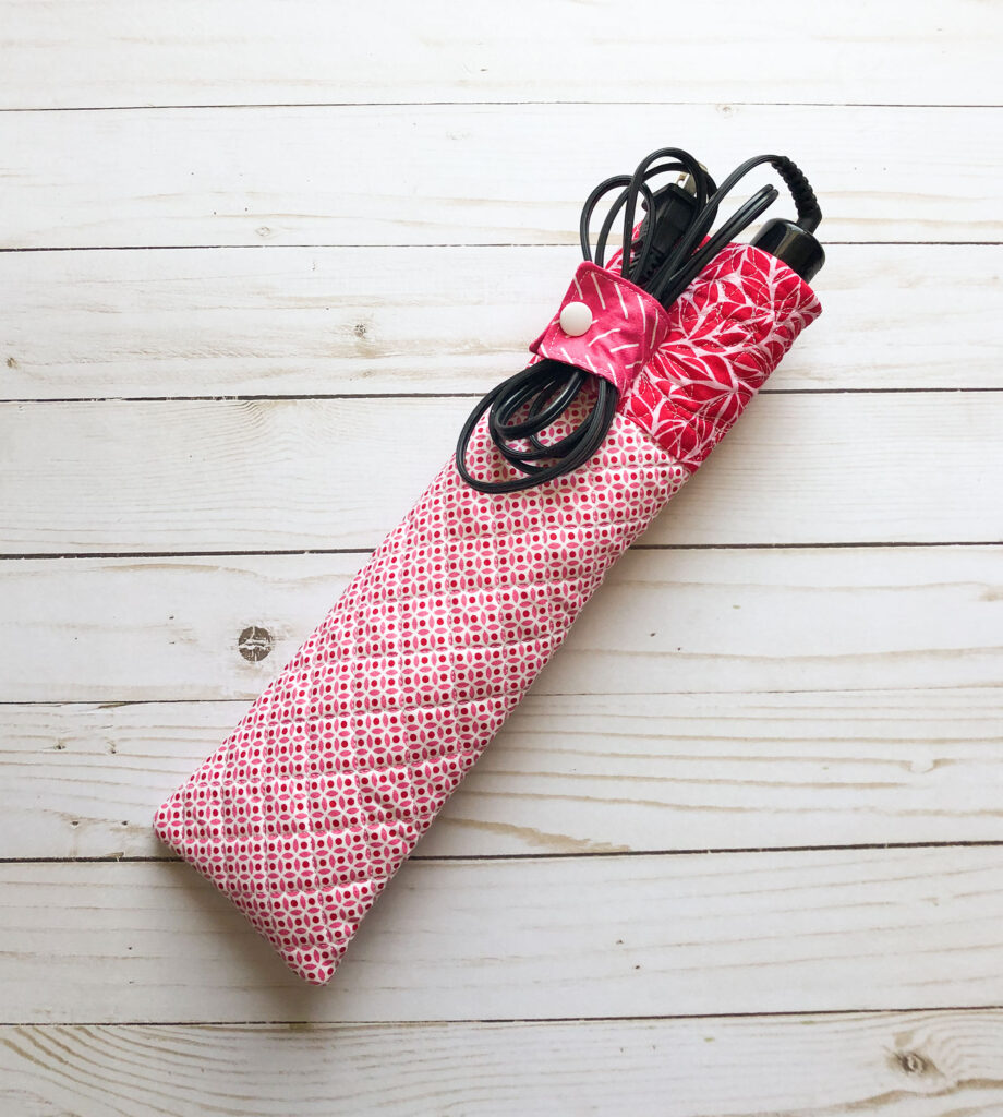 Handmade travel accessories from top US sewing blog Ameroonie Designs. Image of curling iron sleeve.