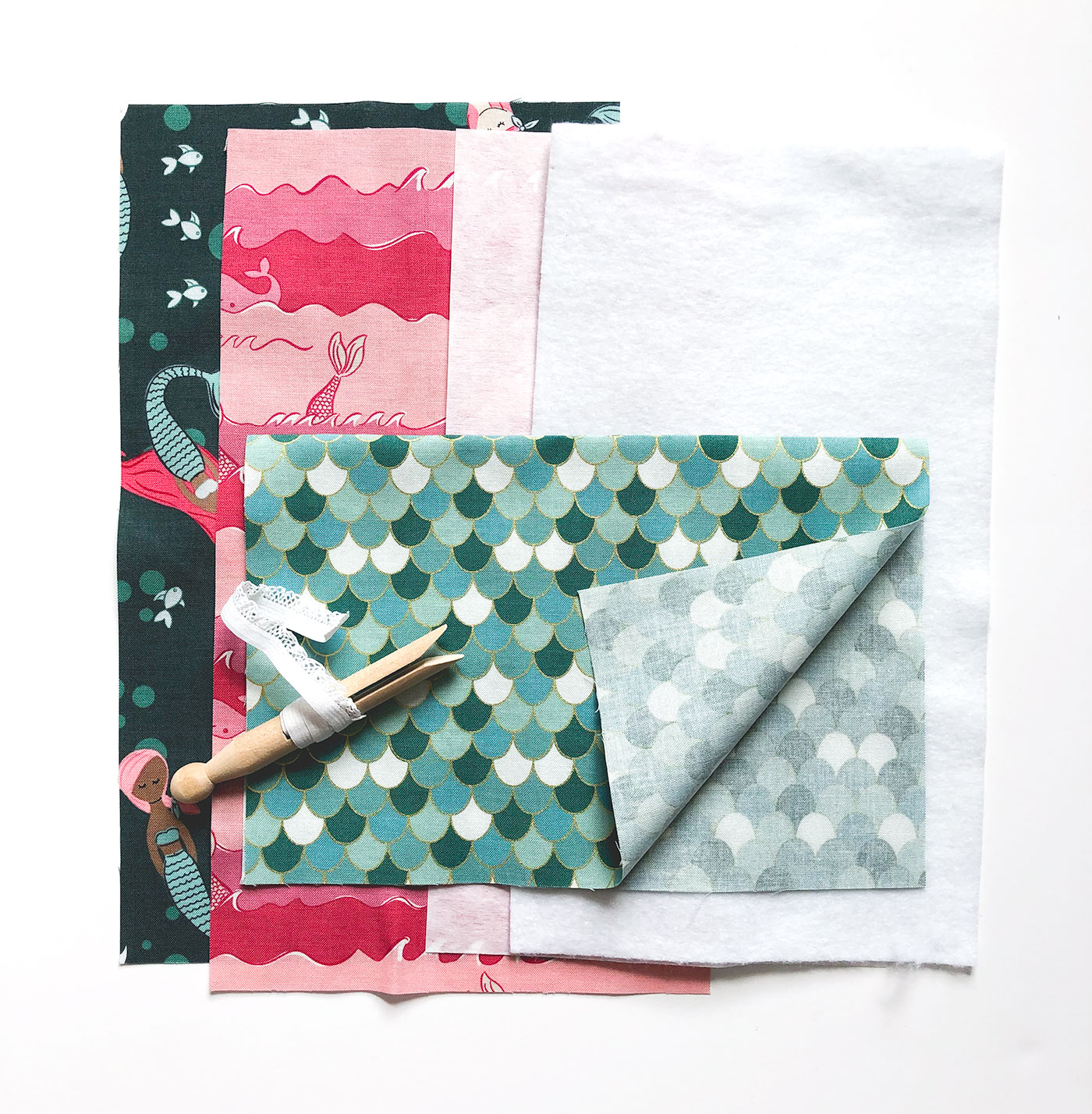 How to Sew a Beautiful Colored Pencil Pouch to organize your creativity