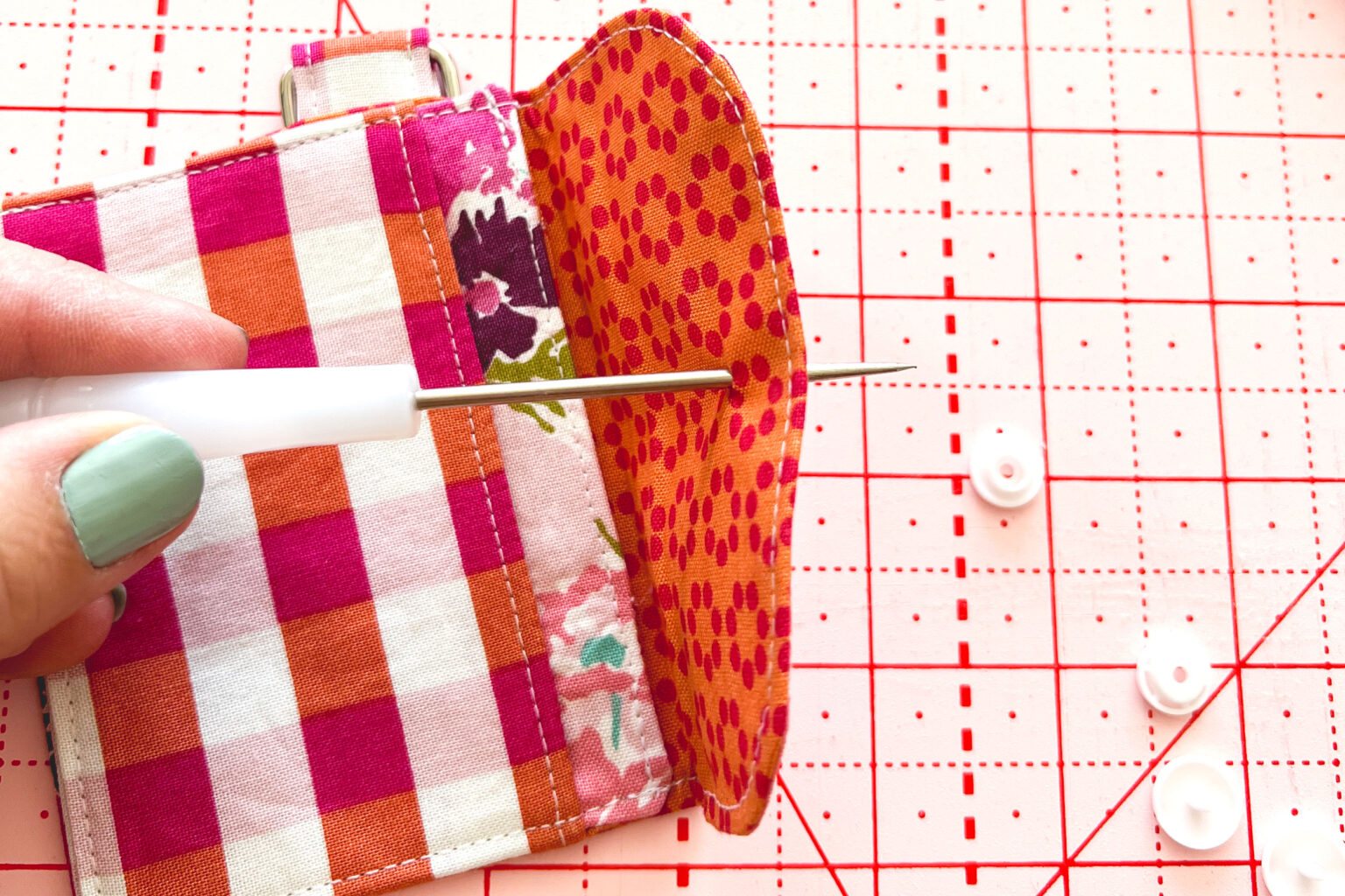 How to quickly install a plastic snap in your sewing project